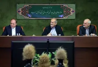 دیدار پزشکیان از وزارت جهاد کشاورزی با تاکید بر  اجرای سیاست‌های دولت