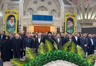 تجدید میثاق عراقچی و کارکنان وزارت امور خارجه با آرمان‌های امام و شهدا