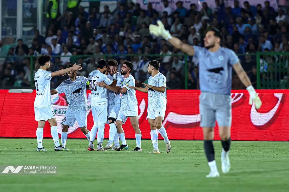 لیگ برتر فوتبال - استقلال و ذوب آهن