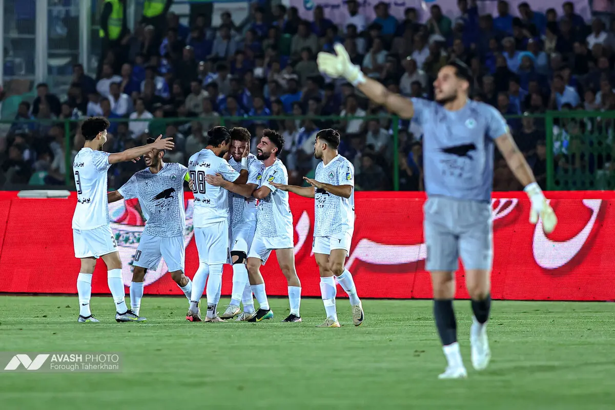 لیگ برتر فوتبال - استقلال و ذوب آهن