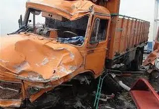 تصادف چندین دستگاه کامیون در محور کرمانشاه – اسلام‌آباد غرب 