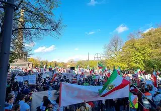 ببخشید که نفس می‌کشیم