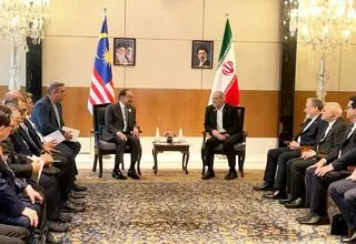 پزشکیان با نخست وزیر مالزی دیدار کرد