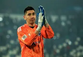 قرارداد دروازه‌بان ازبکستانی فولاد فسخ شد