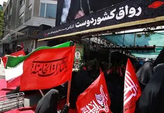 جزئیات تنش در«رواق کشوردوست»/ کتک زدن خانم خبرنگار و تحصن کفن‌پوشان/ فیلم