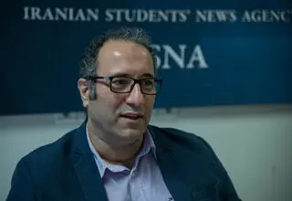 کارگران سینما: زمان کنار ایستادن و تماشا کردن نیست