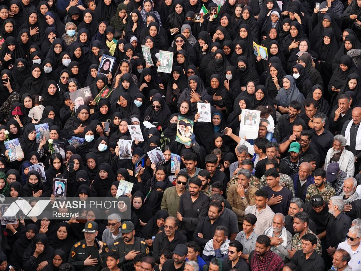 گزارش نصویری/ تشییع پیکر شهدای مدرسه میناب