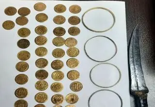 کشف ۵۴ قطعه سکه و طلای قدیمی تقلبی