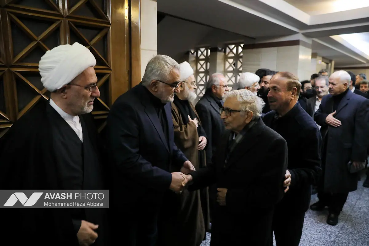 مراسم ترحیم اشرف بروجردی