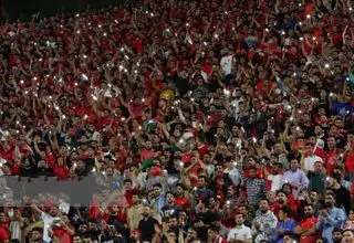 برد آبی‌ها و قرمزها/تمرین یک دختر در دمای عجیب!