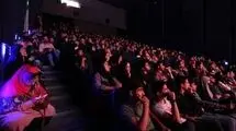 «دایناسور» صدرنشین گیشه نوروزی/ عینک قرمز کمدی نفروش