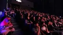 «دایناسور» صدرنشین گیشه نوروزی/ عینک قرمز کمدی نفروش