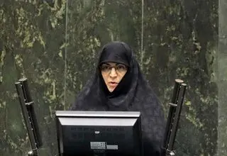 لاجوردی: برخی بانک‌ها از محل منابع مردمی مبالغ هنگفتی  به کارکنان خود در قالب وام قرض‌الحسنه پرداخت می‌کنند