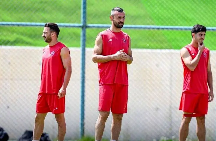 اهرم فشار غیرمعمول مهاجم پرسپولیس با استفاده از بند جنجالی