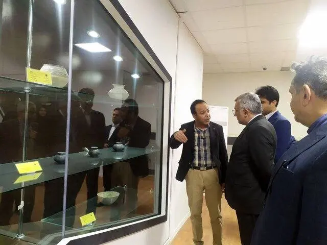 بازدید معاون عراقچی از محوطه باستانی شهر سوخته