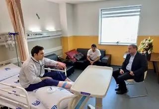 عیادت سرپرست نایب‌ رئیسی فدراسیون کاراته از محمود نعمتی