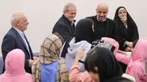 دیدارپزشکیان با جمعی از کودکان بی‌سرپرست و بدسرپرست در مجتمع «خانه دختران ایران»