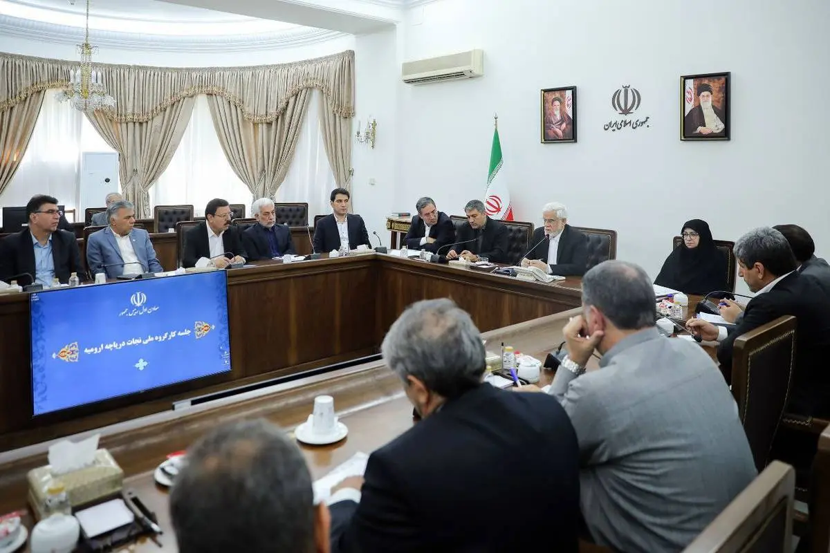 عارف: نجات دریاچه ارومیه نیازمند همدلی، مشارکت مردم و بهرهگیری از تجارب جهانی است