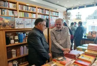 احمد مسجدجامعی: کتاب حلقه وصل گروه‌های مختلف است