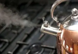 بالاخره جوشاندن دوباره آب کتری مضر است یا نه؟