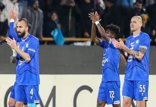 دیدارهای معوقه استقلال و تراکتور اواخر فروردین برگزار می‌شود