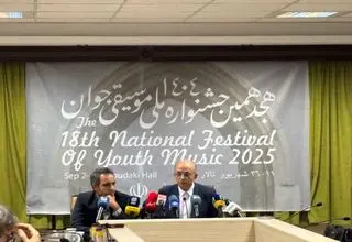صدا و سیما همچنان از نشان دادن ساز هراس دارد