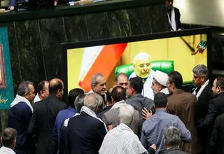 «کودتا»؛ اسم رمز جنگ قدرت تندروها