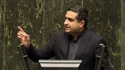 چطور یک خانم می‌تواند ترک موتور بنشیند اما پشت فرمان موتور نه!/ مگر زن‌ها زمان اسلام، سوار اسب و شتر نمی‌شدند؟