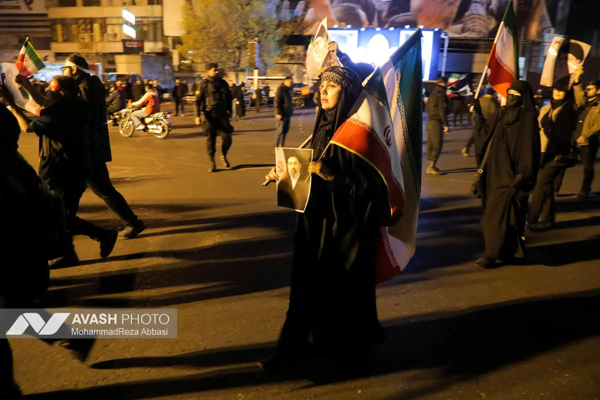 هفتمین شب تجمع مردم تهران در سوگ رهبر شهید