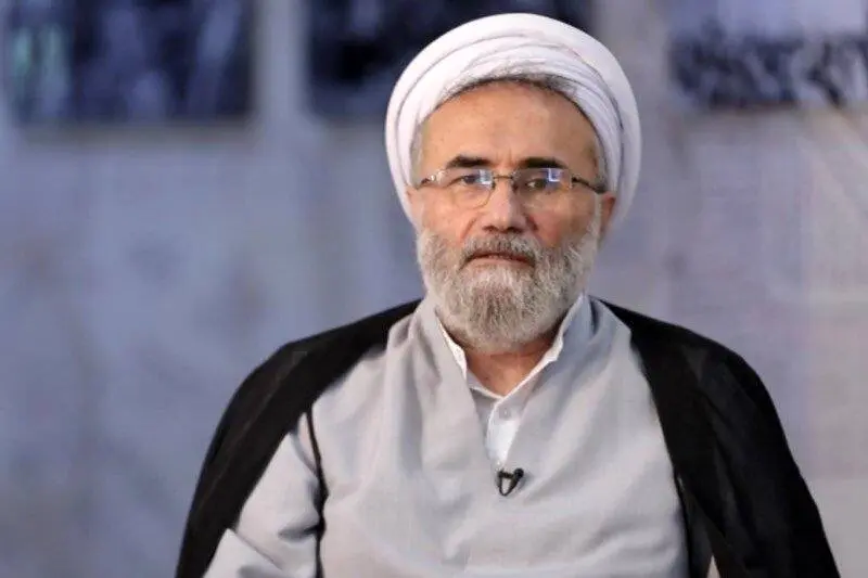 انتقاد مسیح مهاجری از توهین به روحانی و ظریف در صداوسیما