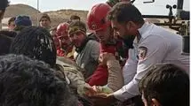 گیرافتادن کارگر مصدوم در ارتفاع ۵۶ متری