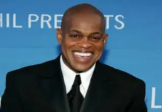 قتل خواننده مشهور با ضربات چاقو +عکس