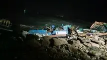 ۱۲ فروند لنج در اسکله پُزم کنارک در اثر طوفان خسارت دیدند