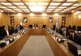  آغاز دیدار گروسی و اسلامی در تهران 
