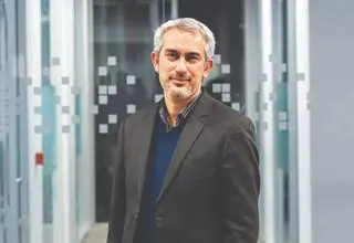 پسر شیکاگویی در باب‌همایون