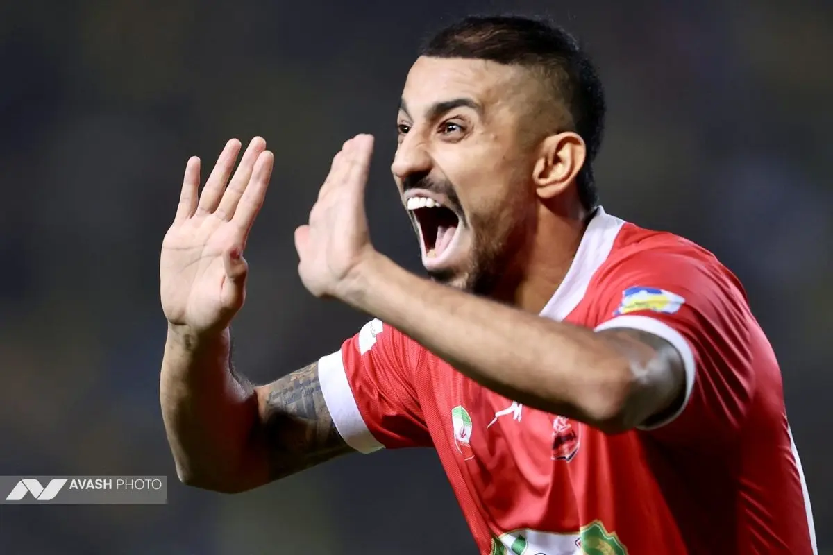 دیدار تیم های فوتبال سپاهان اصفهان و پرسپولیس تهران
