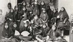 عکسی از زن‌های ناصرالدین شاه در کنار هم در یک مراسم جشن