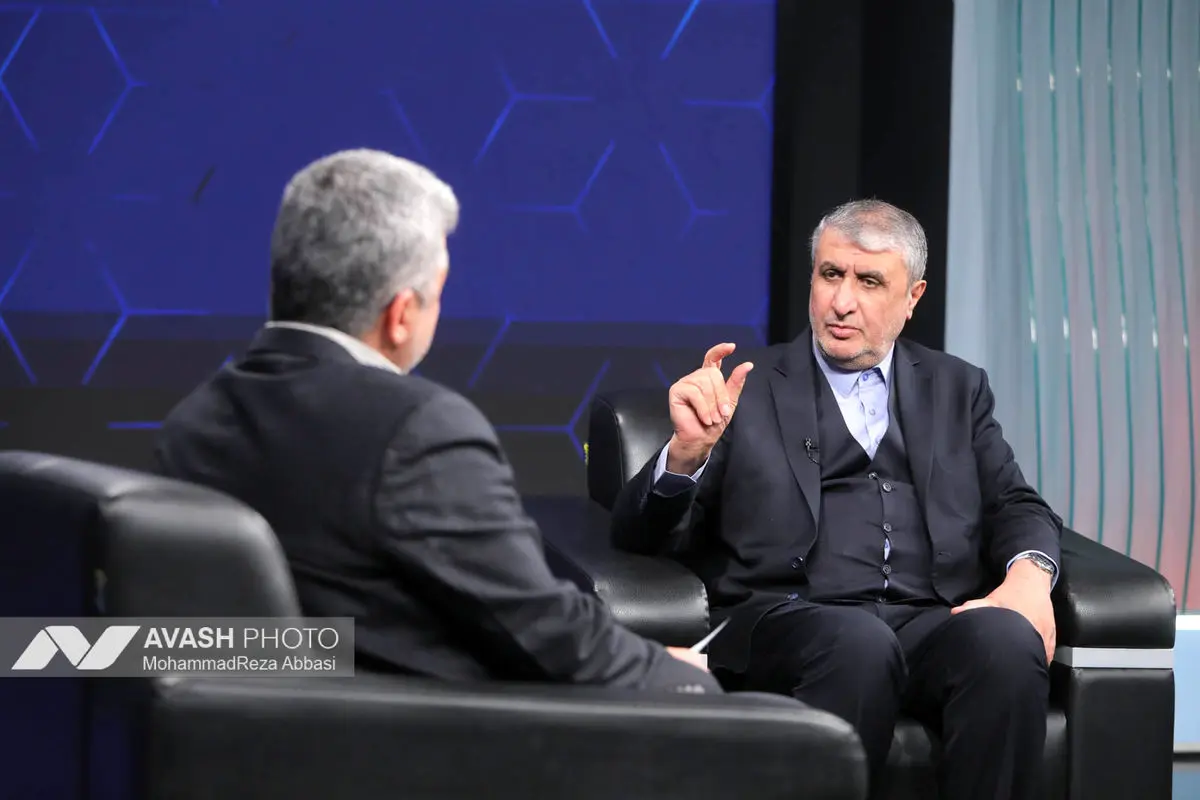 بازدید محمد اسلامی رئیس سازمان انرژی اتمی از تحریریه آوش