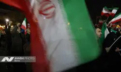 تجمع شبانه مردم در حمایت از مدافعان وطن - تهران