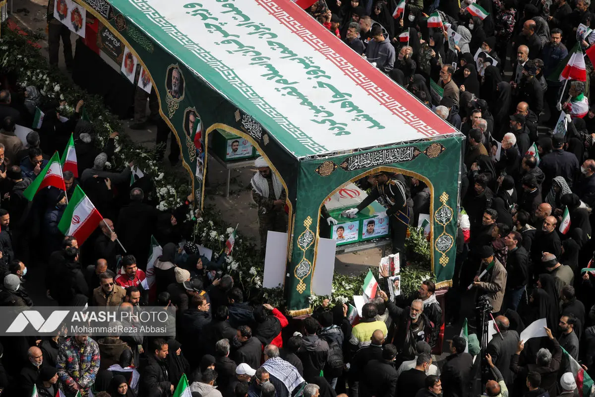 تشییع پیکر ۳۵ شهید جنگ رمضان در تهران