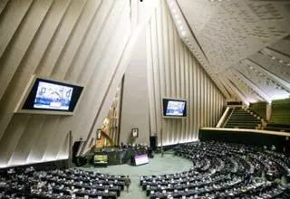 بررسی ایرادات واگذاری ایران خودرو به کروز در دستور هفته جاری مجلس