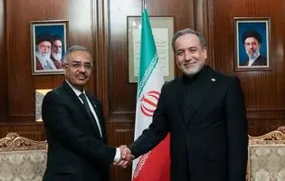 دیدار دبیرکل سازمان دی ۸ با وزیر امور خارجه ایران