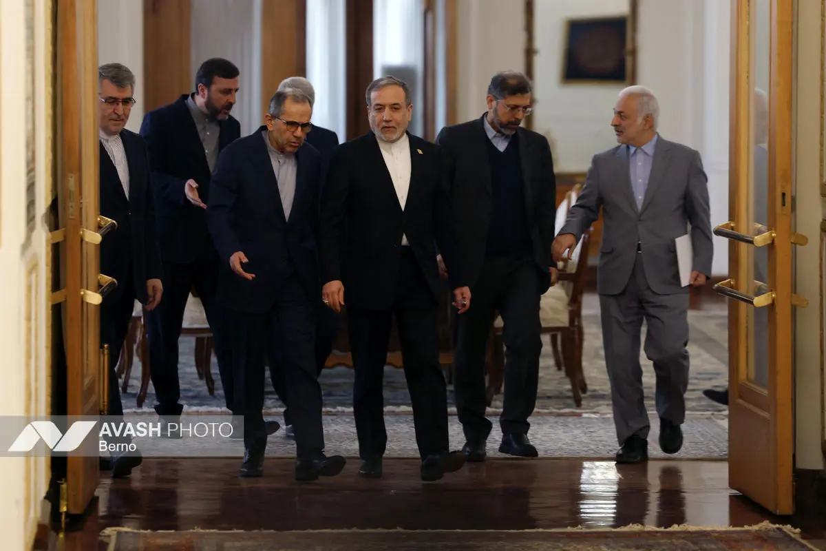 نشست وزیر امور خارجه با سفرا و روسای نمایندگی‌های خارجی مقیم تهران