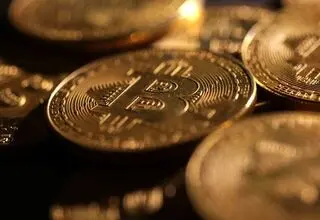 سقوط قیمت بیت‌کوین پس از تجاوز هوایی آمریکا-اسرائیل به ایران