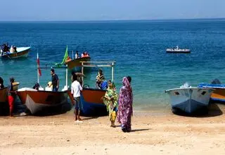 حمله آمریکا و اسرائیل به جزیره هنگام