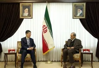 مشاور مقام معظم رهبری با سفیر چین دیدار کرد