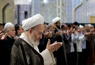 نماز بر پیکر رهبر شهید را چه کسی می‌خواند؟