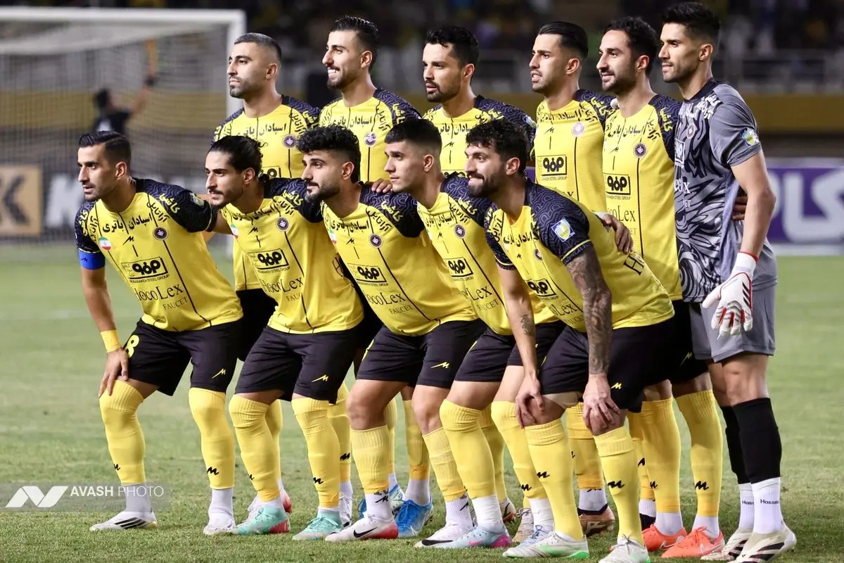 دیدار تیم های فوتبال سپاهان اصفهان و پرسپولیس تهران