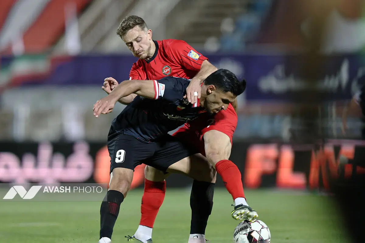 لیگ برتر فوتبال - تراکتور و پرسپولیس