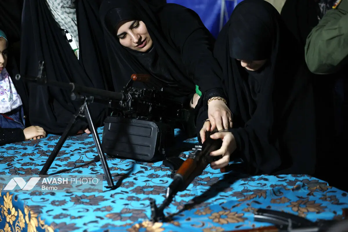 آموزش کار با سلاح در میدان ونک تهران